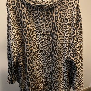 UMGEE Animal print top